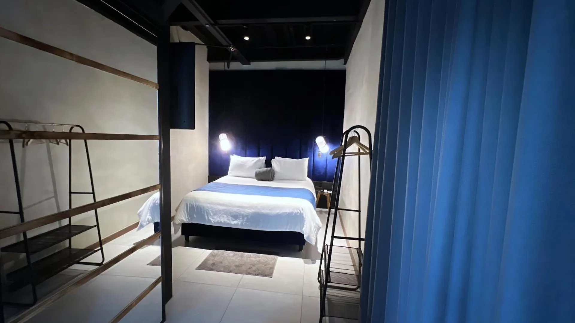 Loft Apartamentos Lleras Medellin Apartment